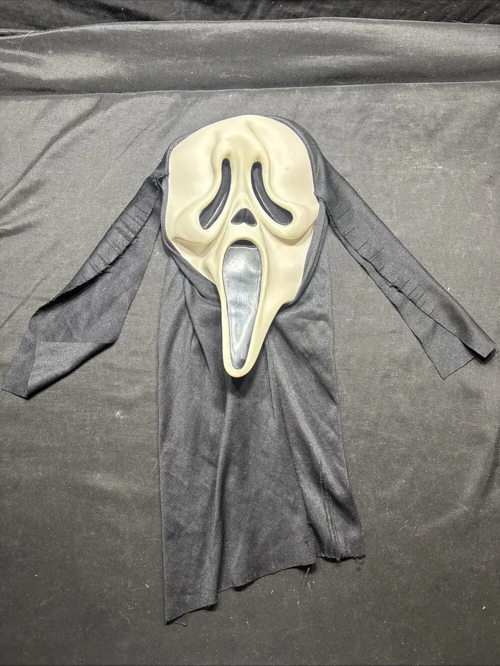 Vintage Scream Ghostface Mask Easter Unlimited EU MK Stamp Gen 1 1990s Horror